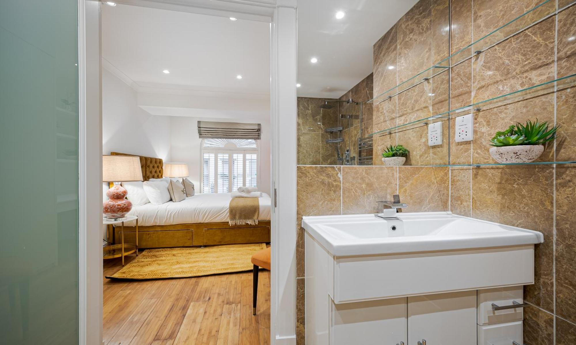 Chic Belgravia Hideaway With Private Patio 10 Mins To Harrods Лондон Экстерьер фото
