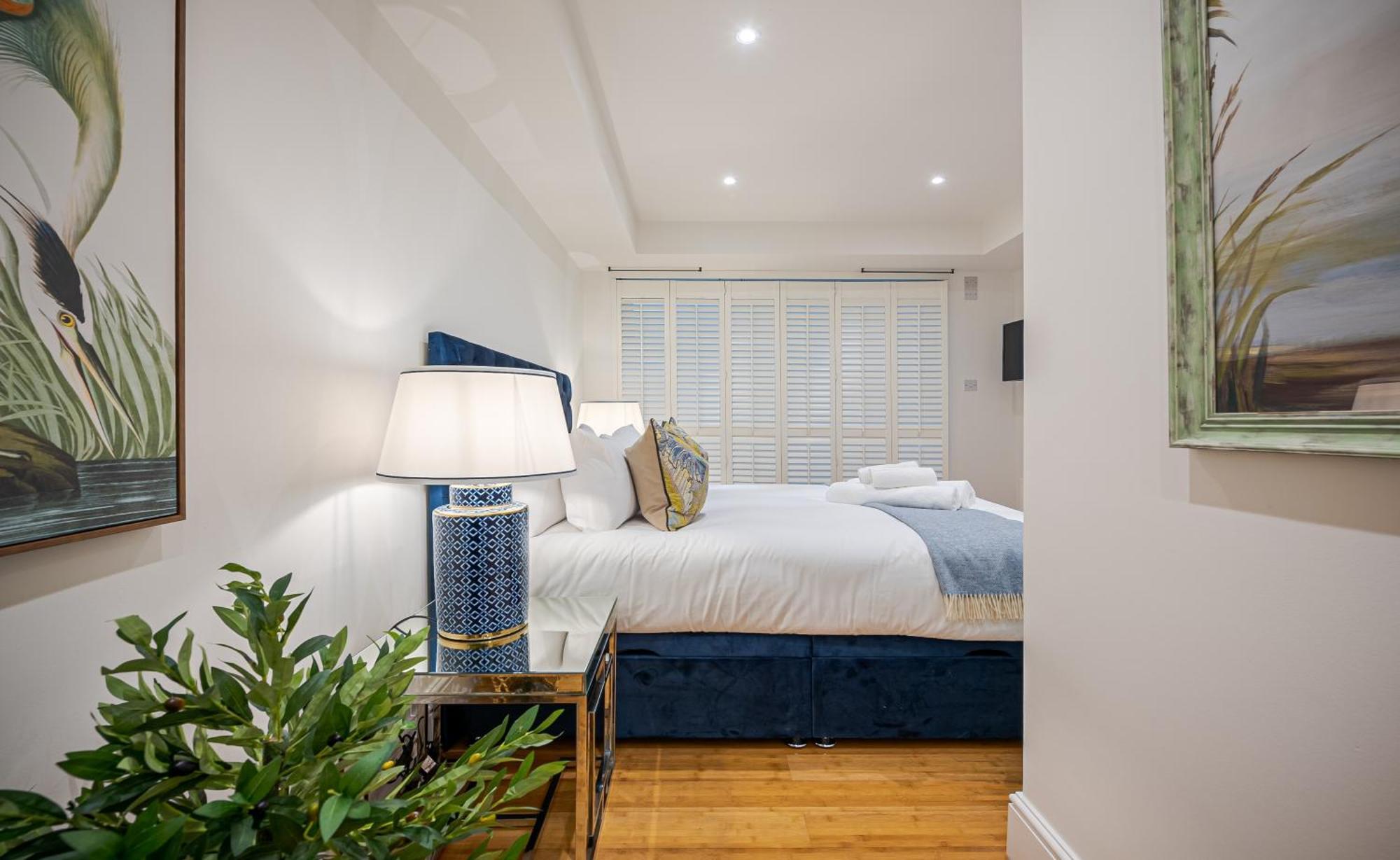 Chic Belgravia Hideaway With Private Patio 10 Mins To Harrods Лондон Экстерьер фото