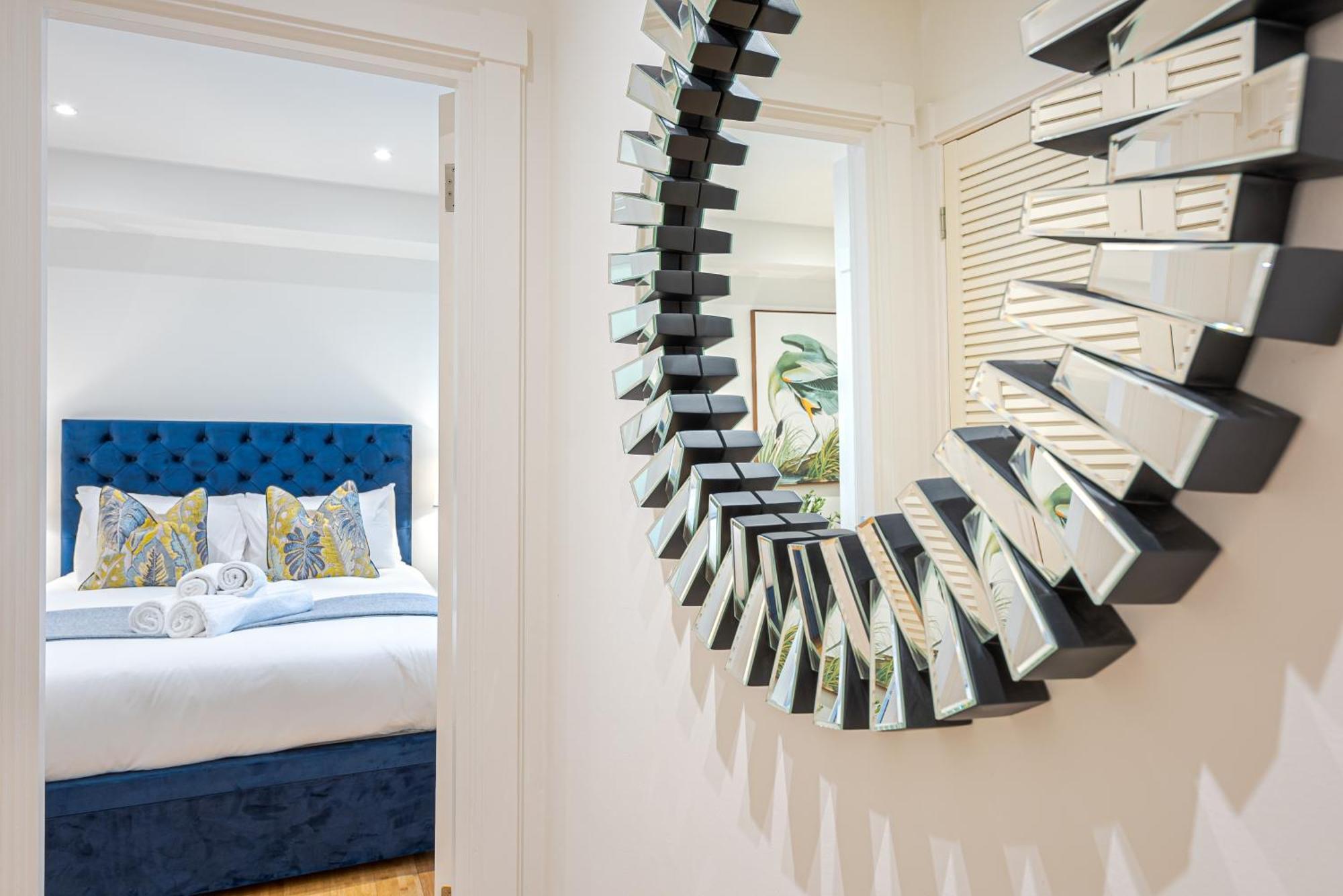 Chic Belgravia Hideaway With Private Patio 10 Mins To Harrods Лондон Экстерьер фото